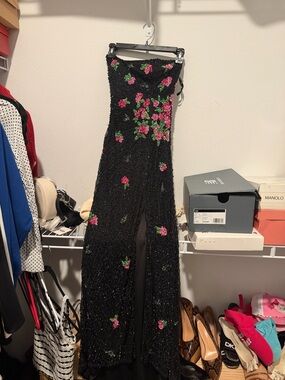 SHERRI HILL PROM DRESS NEVER WORN WITH TAGS